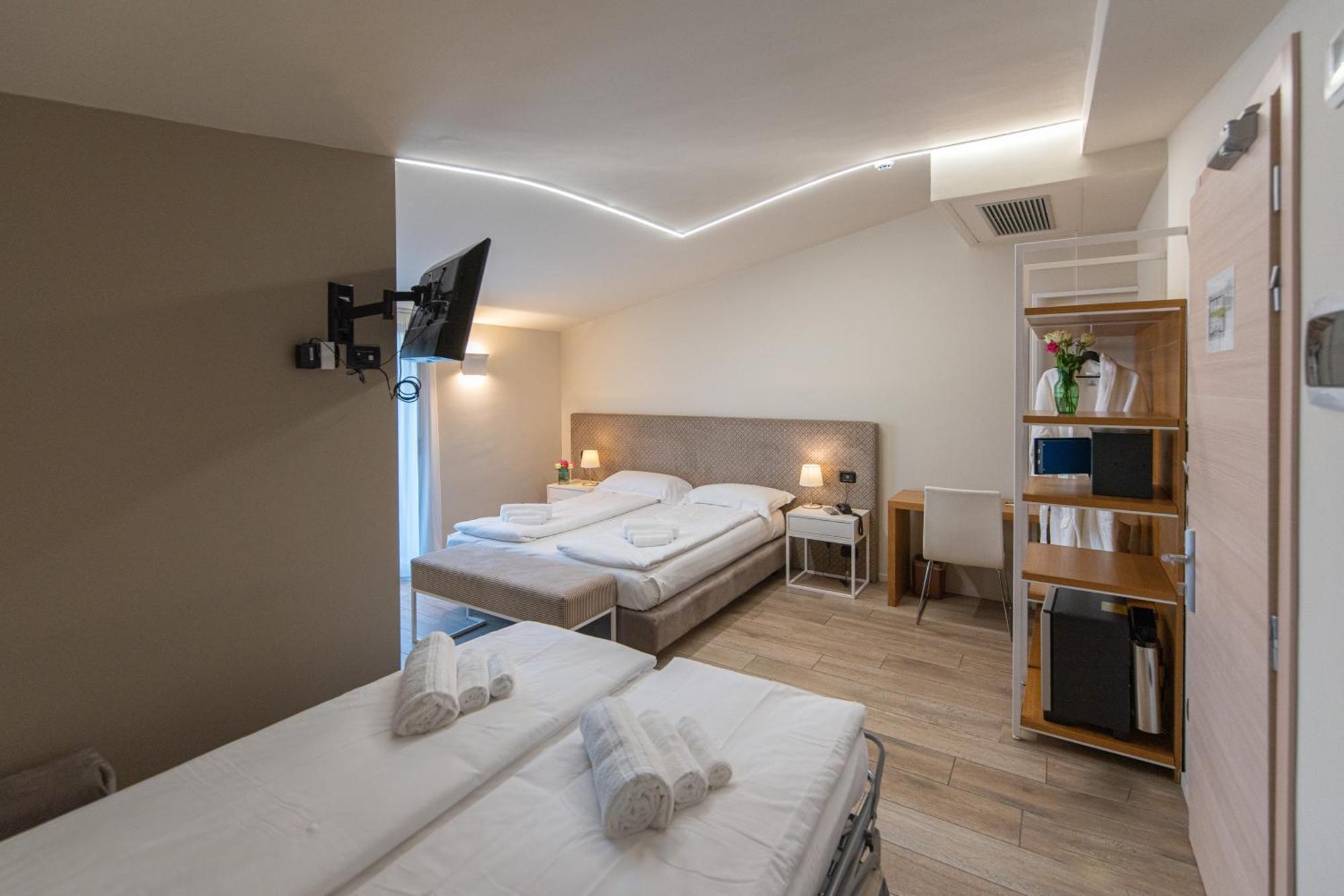 Ile Hotel Peschiera del Garda Ngoại thất bức ảnh