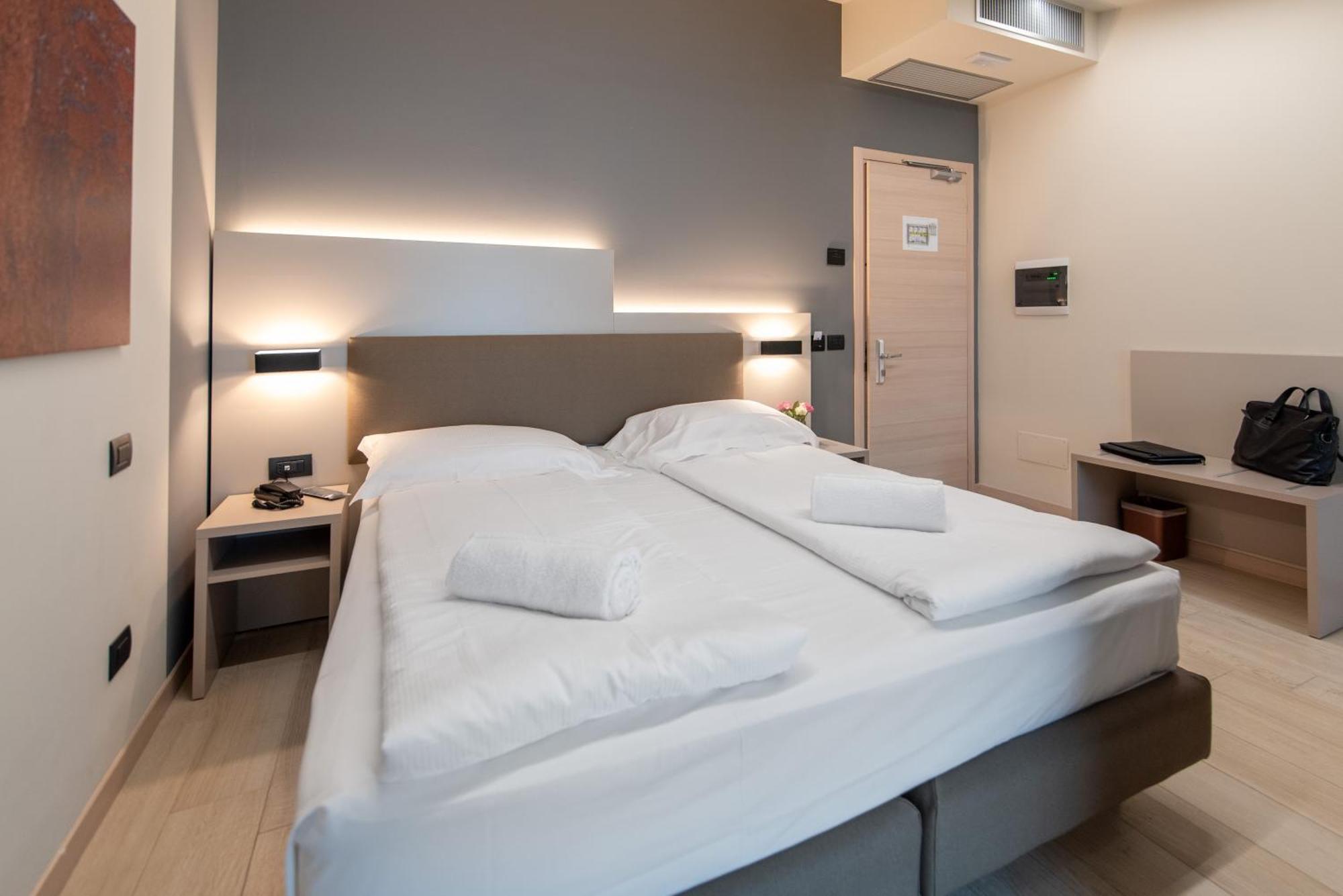 Ile Hotel Peschiera del Garda Ngoại thất bức ảnh