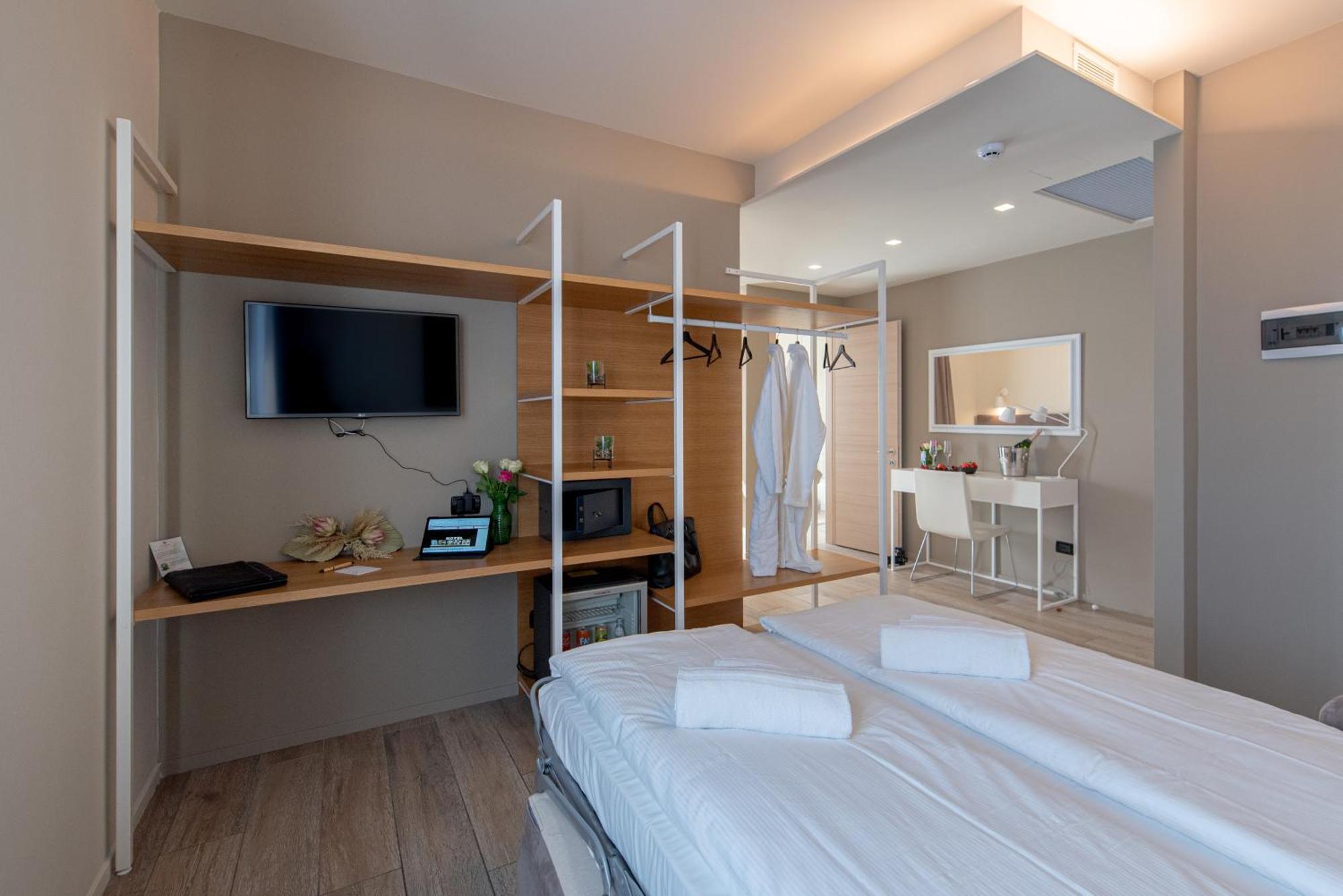 Ile Hotel Peschiera del Garda Ngoại thất bức ảnh