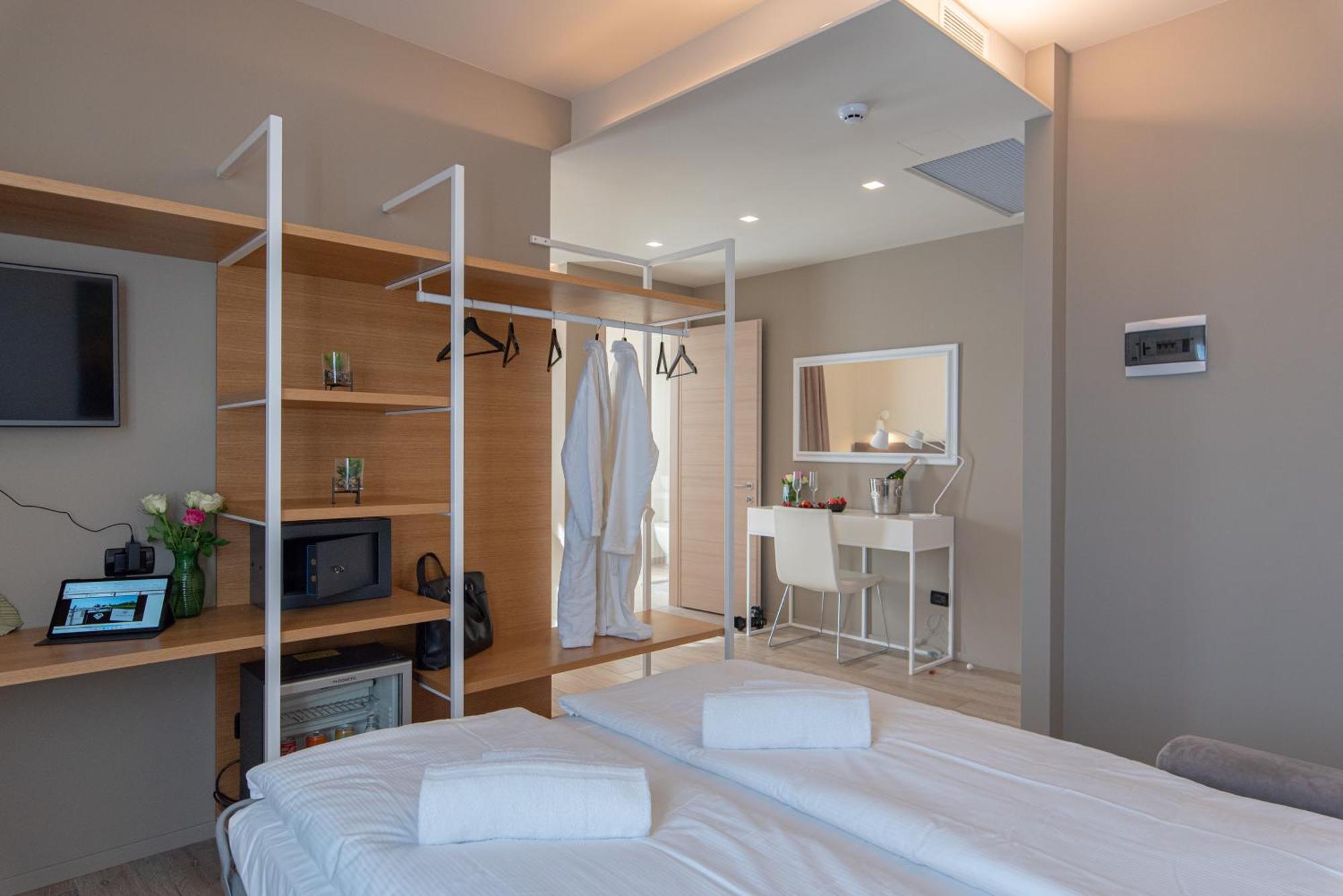 Ile Hotel Peschiera del Garda Ngoại thất bức ảnh