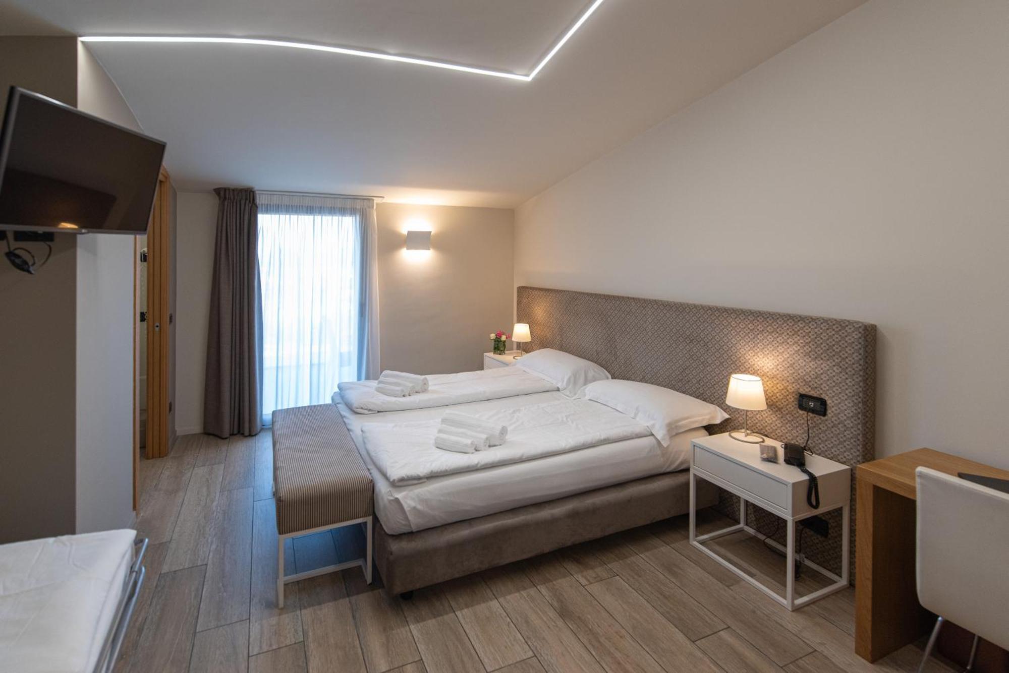 Ile Hotel Peschiera del Garda Ngoại thất bức ảnh