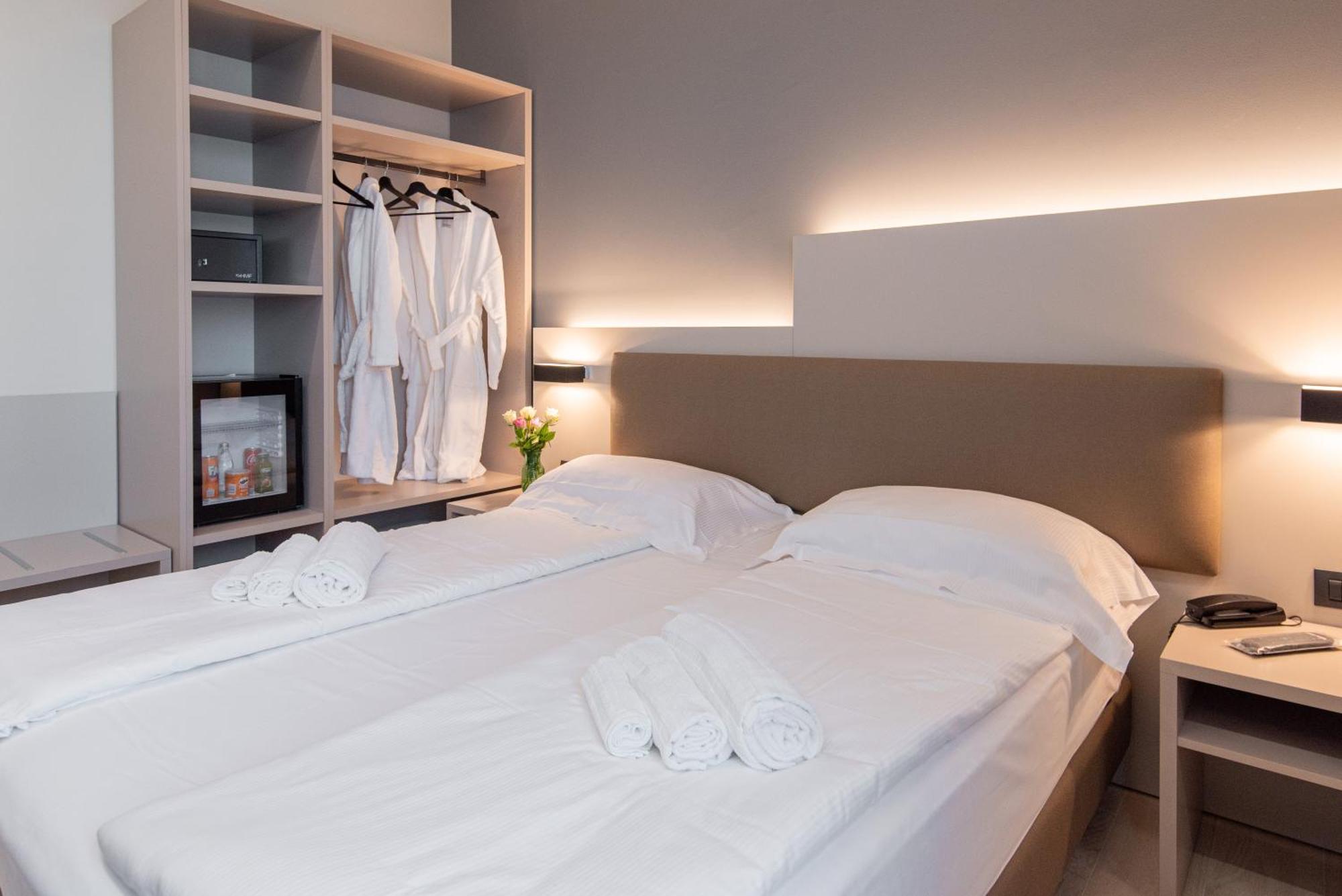 Ile Hotel Peschiera del Garda Ngoại thất bức ảnh