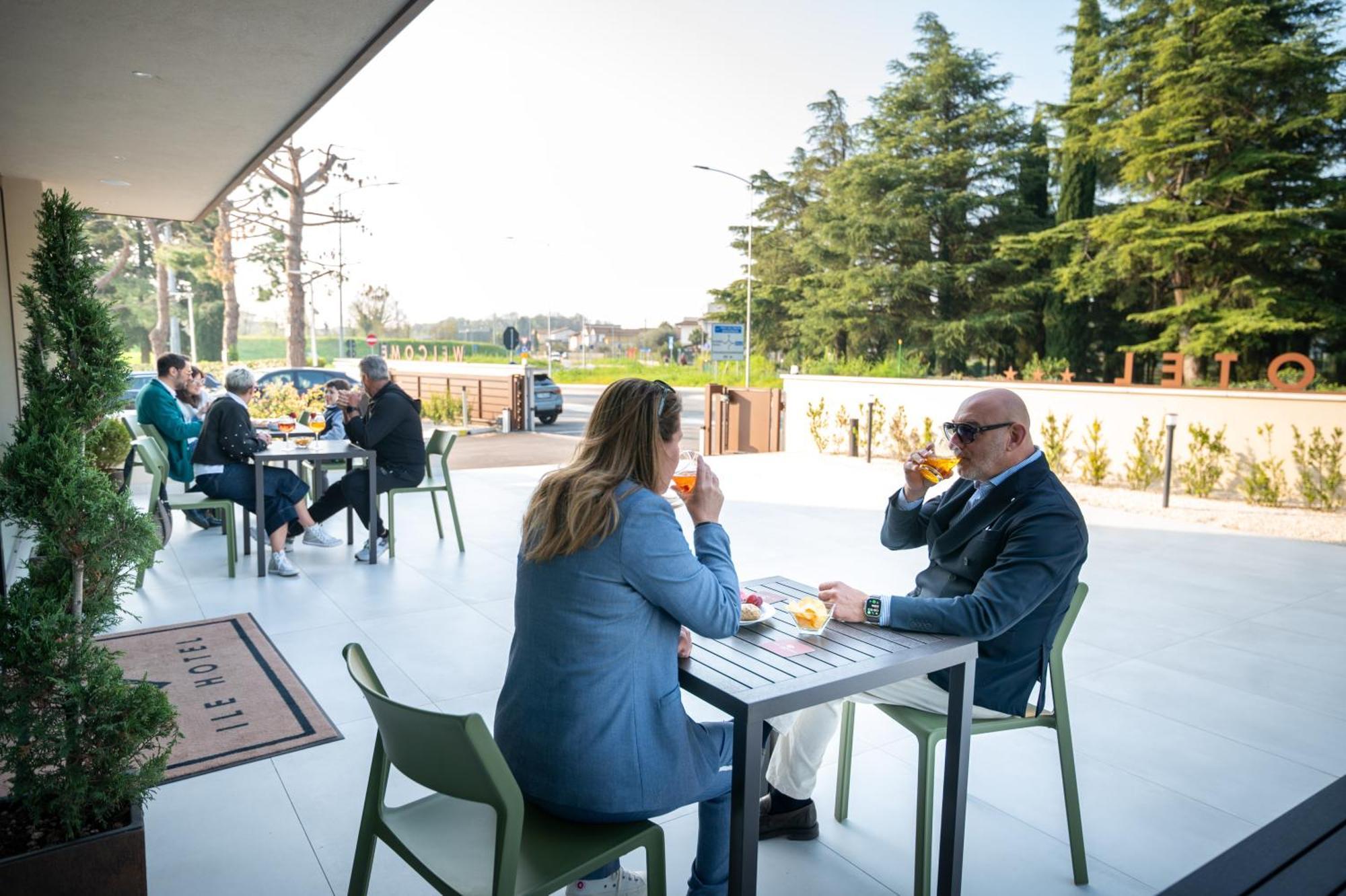 Ile Hotel Peschiera del Garda Ngoại thất bức ảnh